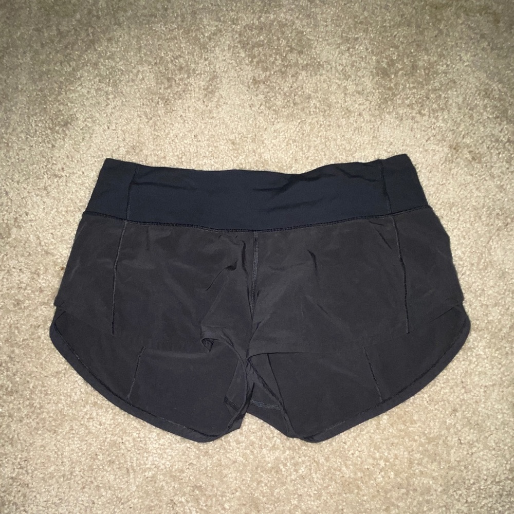 Lululemon Speed-up 2.5” shorts